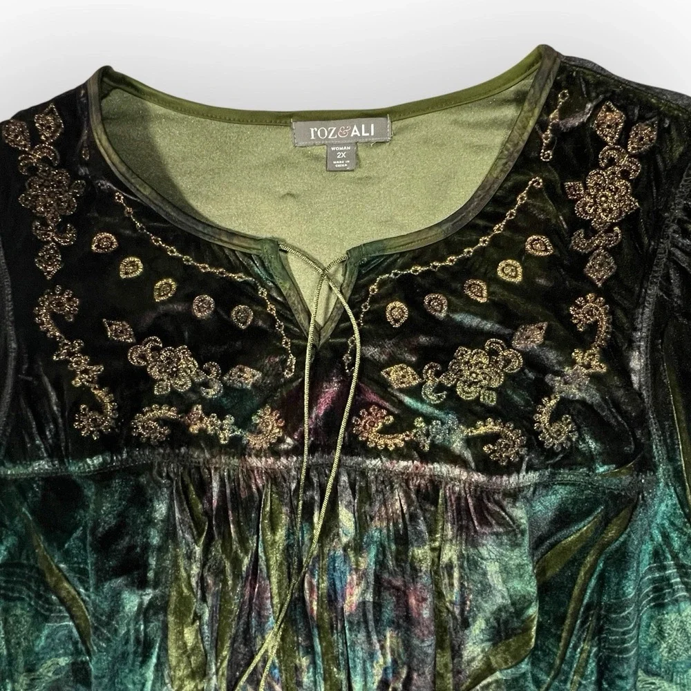 Roz & Ali Iridescent Green Velvet Top Embroidered Dark Fairy Whimsigoth Womens L